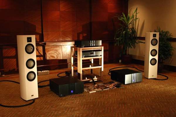 Dân chơi âm thanh tìm cách chống ẩm mùa nồm