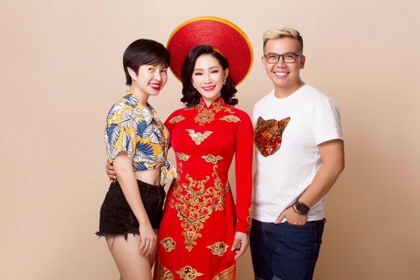 Lương Bích Hữu diện áo dài họa tiết vui mắt