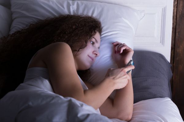 Xu hướng ‘bed rotting’ ở Gen Z: Thúc đẩy chữa lành hay tạo không gian lười biếng?