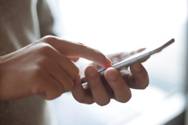 Nhiều nước cố gắng tìm cách ứng phó với hiểm họa smartphone