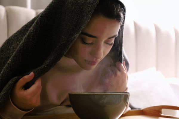 Xông mặt bằng thảo dược – Liệu pháp làm đẹp lành tính nhiều người ưa chuộng