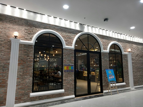 Chu du phố sách châu Âu giữa Sài Gòn