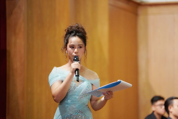 Bella Vũ làm MC song ngữ đêm nhạc gây quỹ cho bệnh nhi ung thư