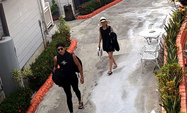 Vợ chồng Kim Tae Hee đi lặn ở quốc đảo thiên đường