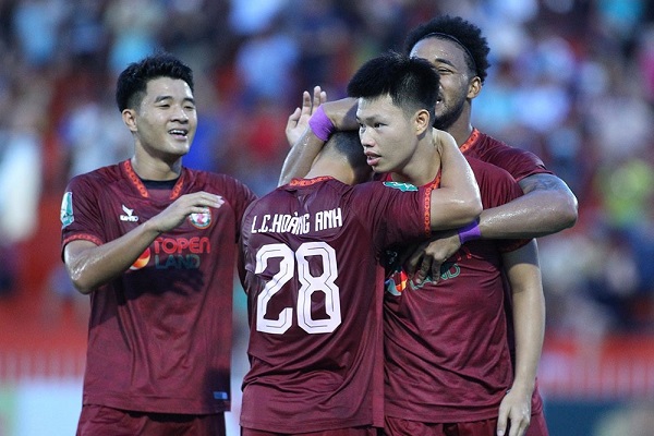 Cùng chiến thắng sát nút, Topenland Bình Định và Đông Á Thanh Hóa vào bán kết Cúp Quốc gia 2023