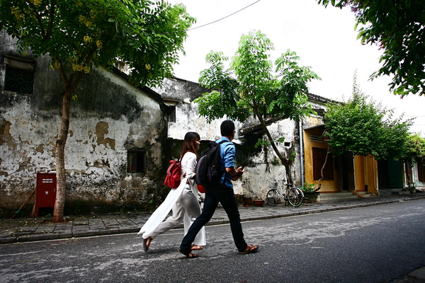 Buổi sớm ở phố Hội – Không gian trầm mặc, nên thơ qua ống kính Hà Thành