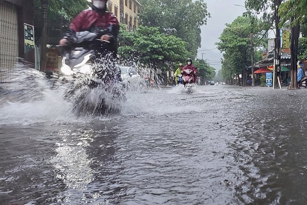 Mưa lớn, Đà Nẵng phải cho học sinh nghỉ học