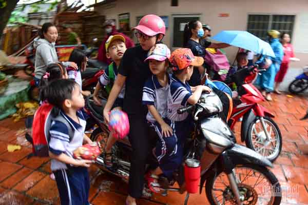 Cùng ngắm hình ảnh 5 bé sinh năm đầu tiên của Việt Nam vào lớp Một