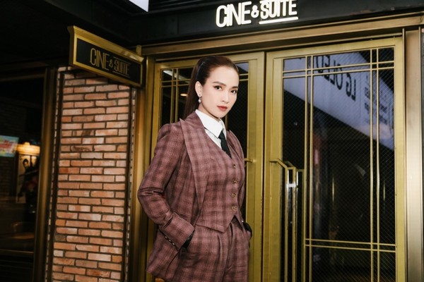 Ái Phương khác lạ với hình ảnh ‘soái tỷ’