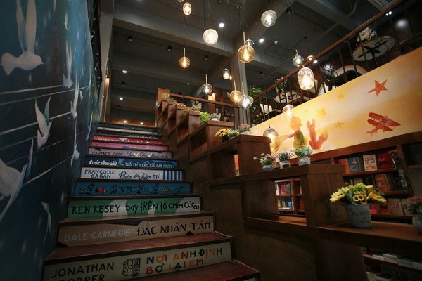 Quán cà phê sách yên tĩnh giữa phố đông