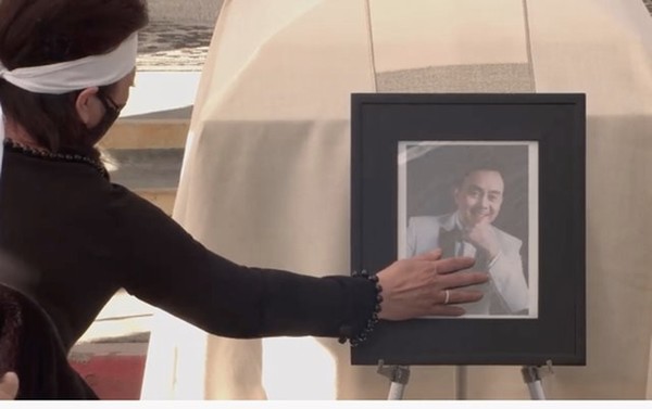 Ca sĩ Phương Loan đau đớn vĩnh biệt cố nghệ sĩ Chí Tài