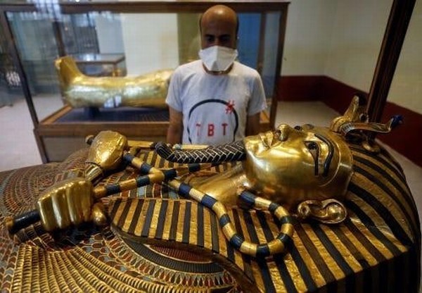 Mở cửa trở lại sau dịch COVID-19, các điểm đến nổi tiếng thế giới vẫn vắng vẻ