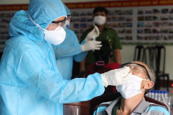 TP.HCM: Mỗi ngày chi 7 tỉ đồng để lấy mẫu xét nghiệm COVID-19