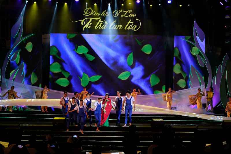 Hương trà sắc tơ lan toả trong Đêm hội B’lao ở Bảo Lộc