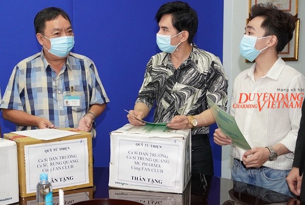 Đan Trường ngưỡng mộ tinh thần của cán bộ tuyến đầu phòng chống Covid-19