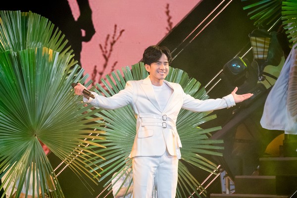 Đan Trường – Trung Quang hát mừng Sài Gòn 44 năm mang tên TP.HCM