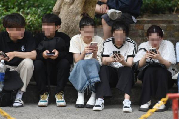 Ái ngại nhiều sinh viên Gen Z nói không với việc chào hỏi thầy cô