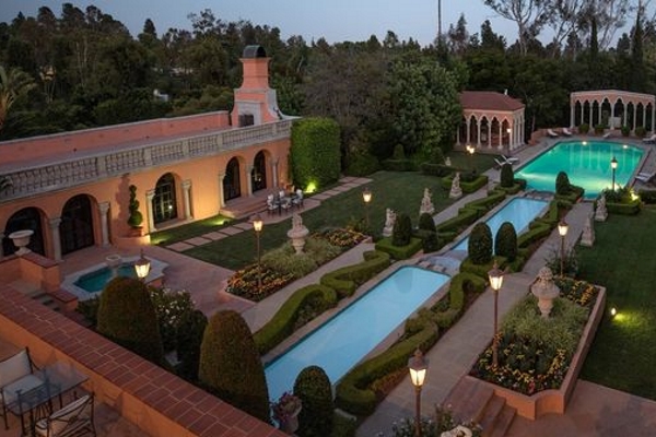 Ca sĩ Adele tổ chức sinh nhật tại biệt thự 135 triệu USD