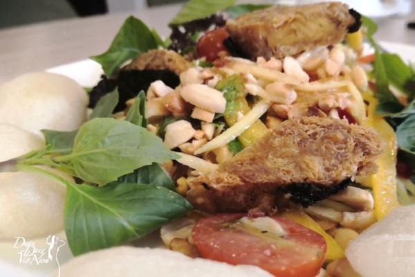 Ăn thuốc sống khỏe (kỳ 13): Quen mà lạ với gỏi xoài chay