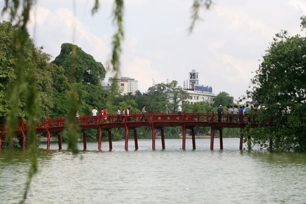 Phạt 300.000 đồng nếu hút thuốc tại 30 điểm du lịch ở Hà Nội