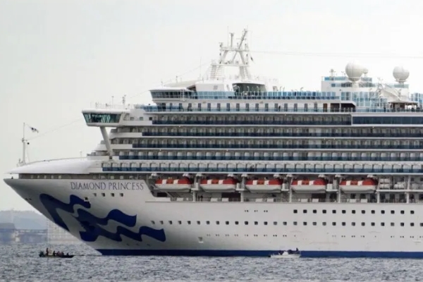 Thêm 10 người nhiễm virus corona nCoV trên du thuyền 5 sao