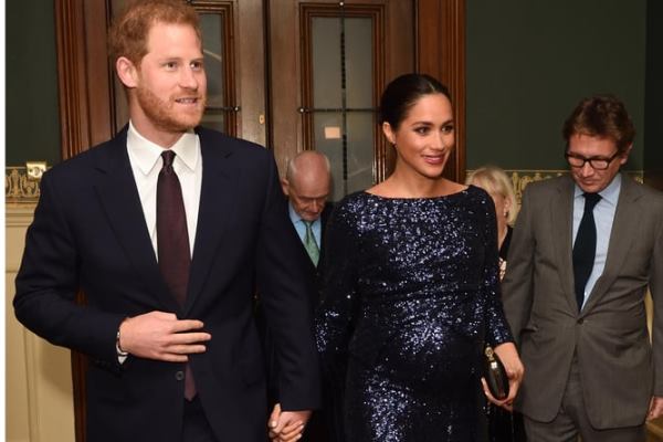 Vợ hoàng tử Harry bị chị gái chỉ trích giữa “tâm bão” mang thai giả