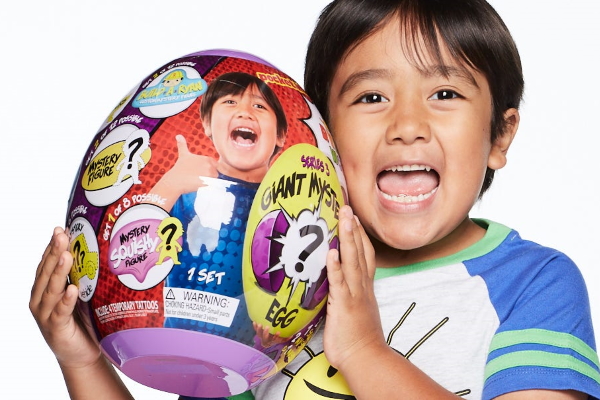 Youtuber 8 tuổi có thu nhập cao nhất thế giới là ai?