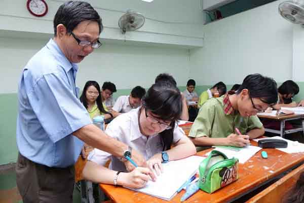 TP.HCM tạm dừng kỳ thi lớp 10 để phòng dịch COVID-19