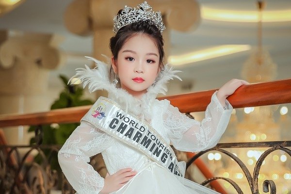 Cô bé Việt Nam đăng quang Hoa hậu nhí Á Âu
