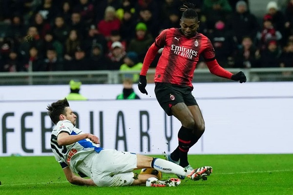 AC Milan và AS Roma bị loại đau tại Coppa Italia