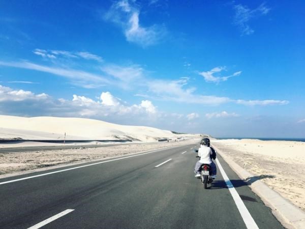 Chinh phục cung đường Bàu Trắng đầy nắng và gió