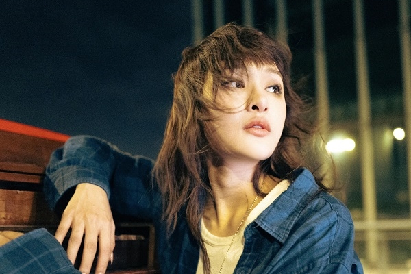 Hiền Hồ tiếp tục bị khán giả ‘quay lưng’, nhận hàng nghìn bình luận tiêu cực khi đang livestream 