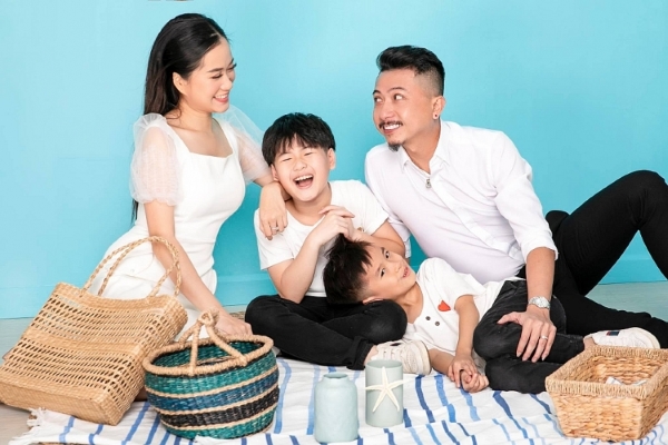 Hứa Minh Đạt làm thơ tặng… vợ