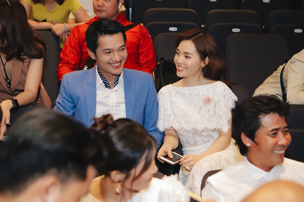 Lý do vợ trẻ lùi về phía sau để Quang Tuấn chuyên tâm đóng phim