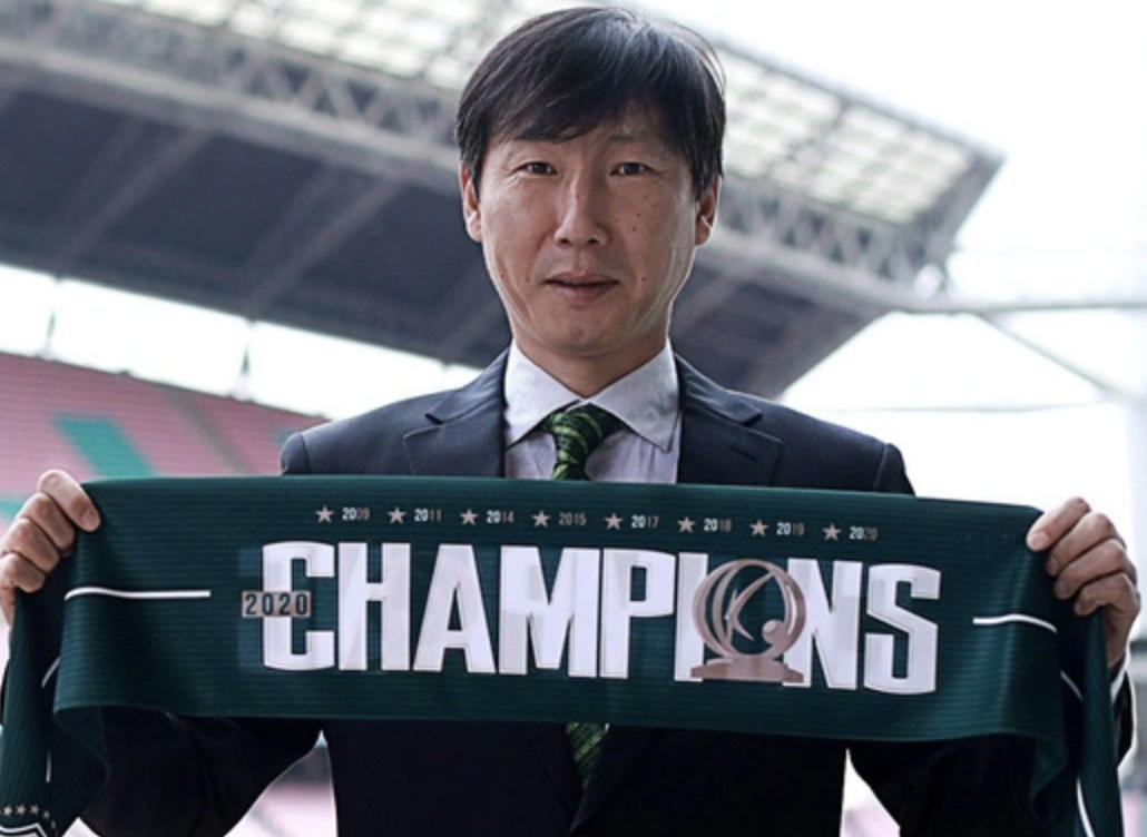 HLV Kim Sang-sik chính thức dẫn dắt đội tuyển Việt Nam