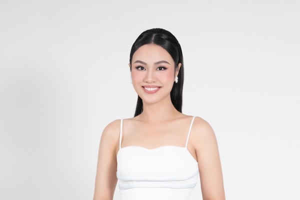 Á hậu Thủy Tiên hé lộ cú sốc đầu đời khi vào showbiz