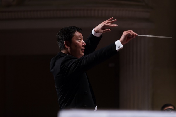 Nhạc trưởng Lê Phi Phi về nước diễn show đầu năm