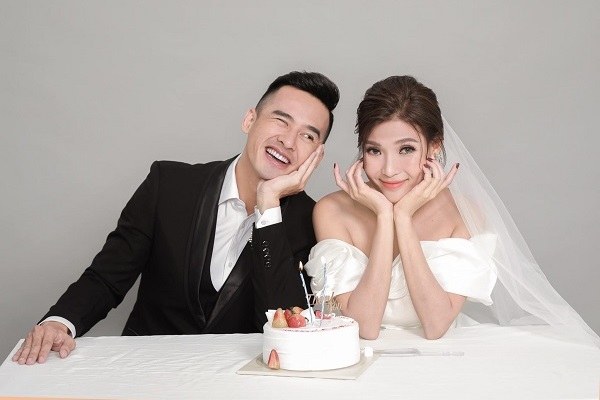 Kỉ niệm 7 năm ngày cưới, Lương Thế Thành nguyện làm con sen để ‘thỉnh cầu’ Thúy Diễm một điều 