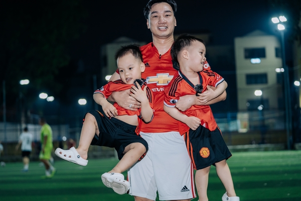 MC Thành Trung nung nấu ý định cho con làm ‘fans Manchester United’