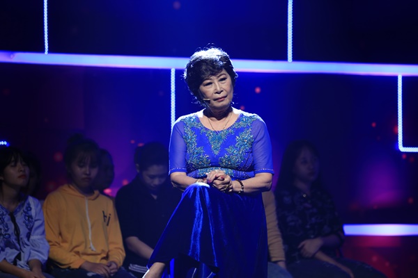 Nghệ sĩ Kim Phương bật khóc: ‘Chồng con qua đời khi đang trên sân khấu biểu diễn’