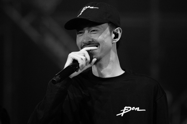 Nhìn lại những điểm sáng ‘Show của Đen’ Hà Nội