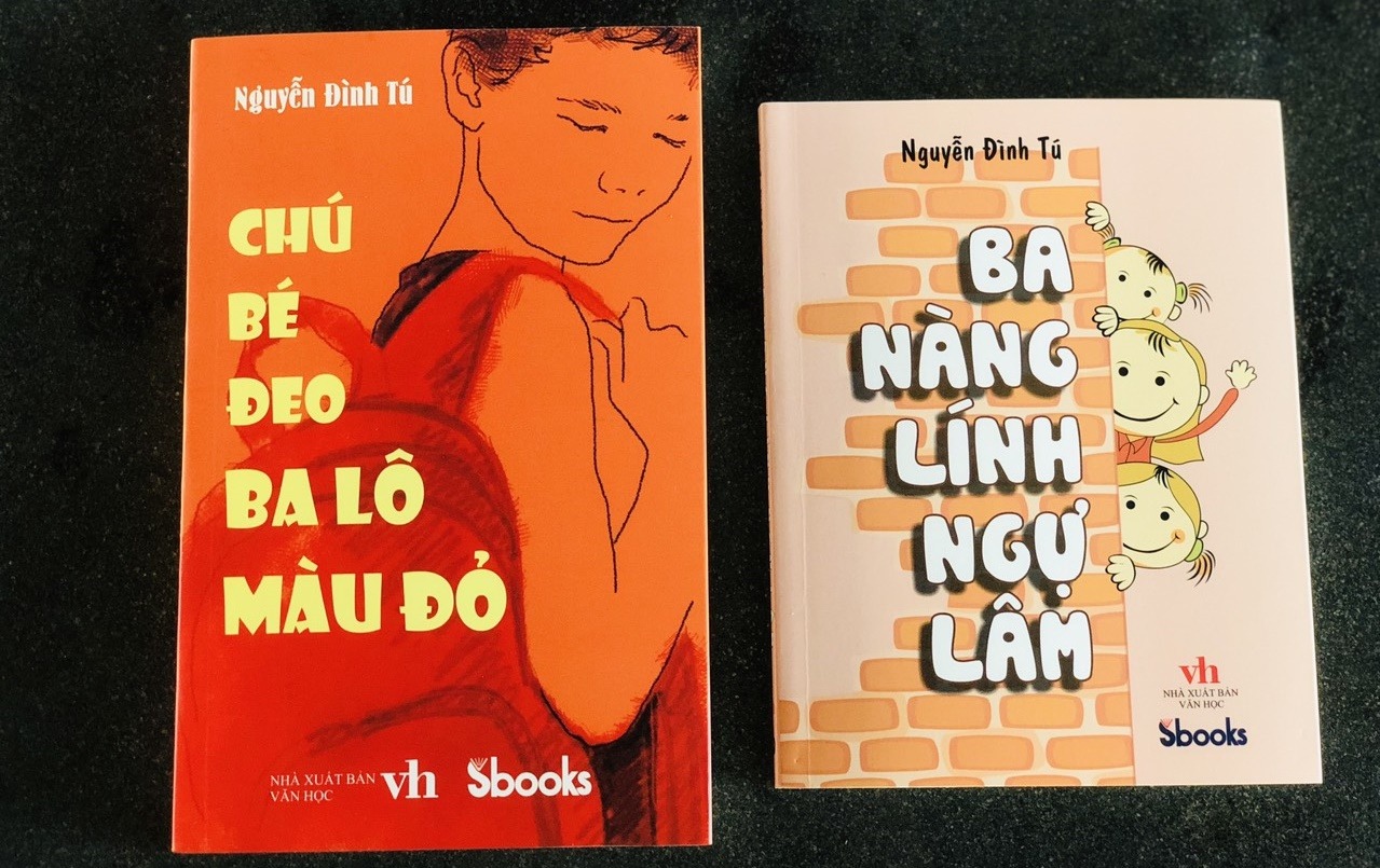 Ba nàng lính ngự lâm – Chú bé đeo ba lô màu đỏ làm say mê giới trẻ