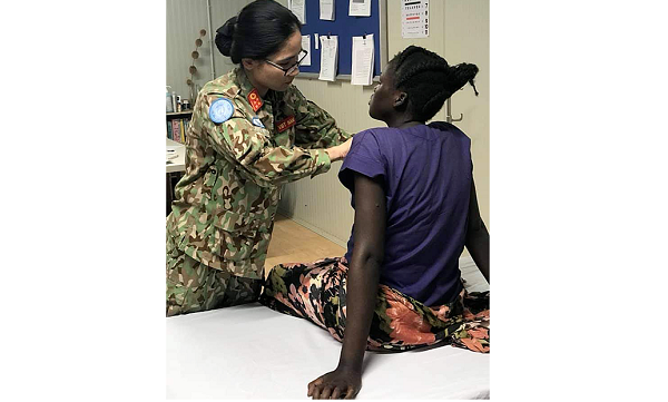 Thống đốc Nam Sudan tặng bò cho bác sĩ Việt Nam