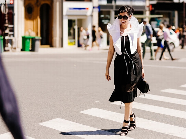 Nguyễn Hồng Nhung nổi bật trong hai ngày dự show thời trang ở Pháp