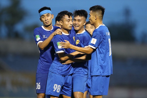 Giải bóng đá hạng nhất Quốc gia 2023: Quảng Nam xây chắc ngôi đầu, Bình Phước ‘lâm nguy’