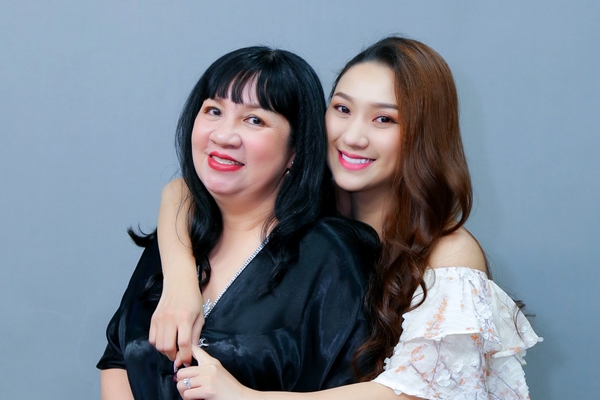 Cao Mỹ Kim chọn hy sinh tuổi trẻ để viết tiếp ước mơ của mẹ