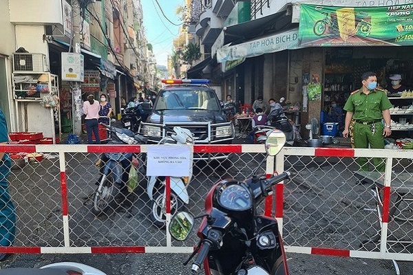 Đề xuất đưa các quận 1, 4, 12 của TP.HCM vào nhóm nguy cơ rất cao về dịch COVID-19