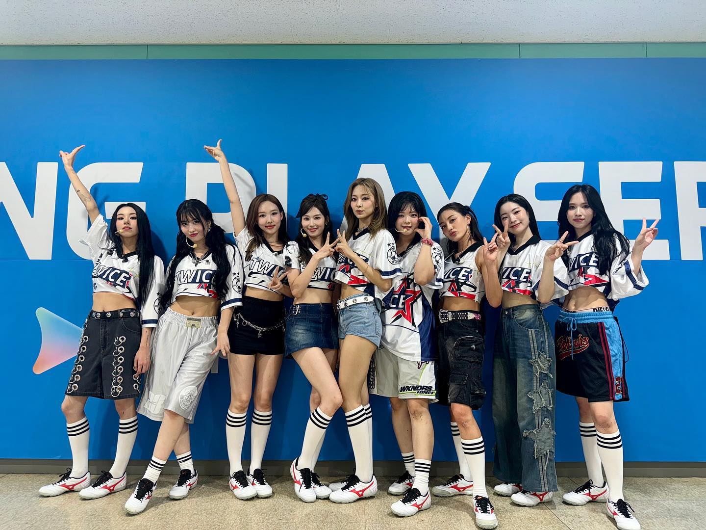 TWICE nhá hàng cho sự trở lại đường đua âm nhạc với mini album “STRATEGY”