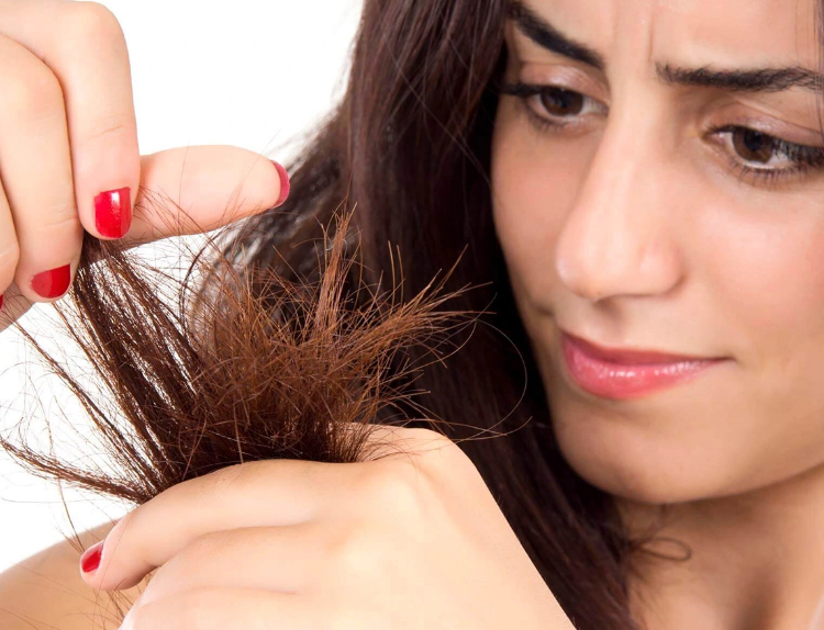 Cách hạn chế tóc bị chẻ ngọn