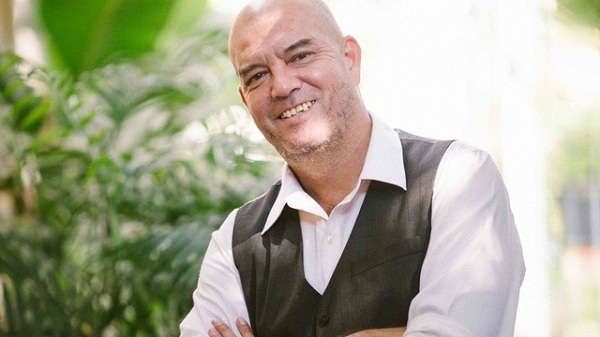 Đạo diễn phim ‘Cú và chim se sẻ’ qua đời đột ngột ở tuổi 48